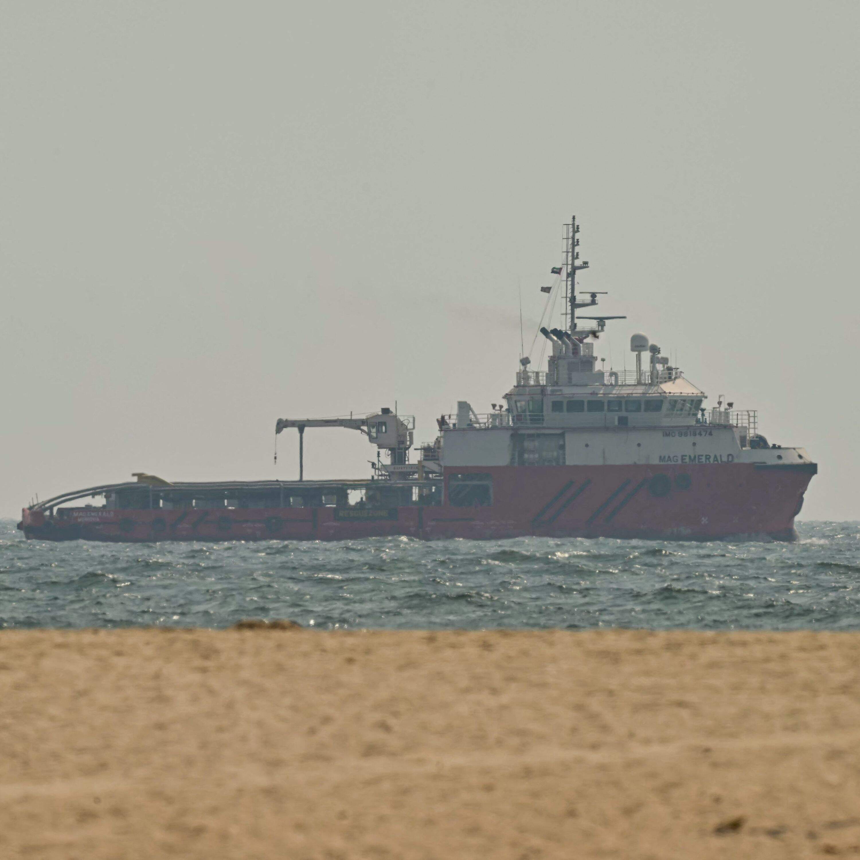 Hormuz blockade / Trump’s mixed messages / Who is Jay Clayton?