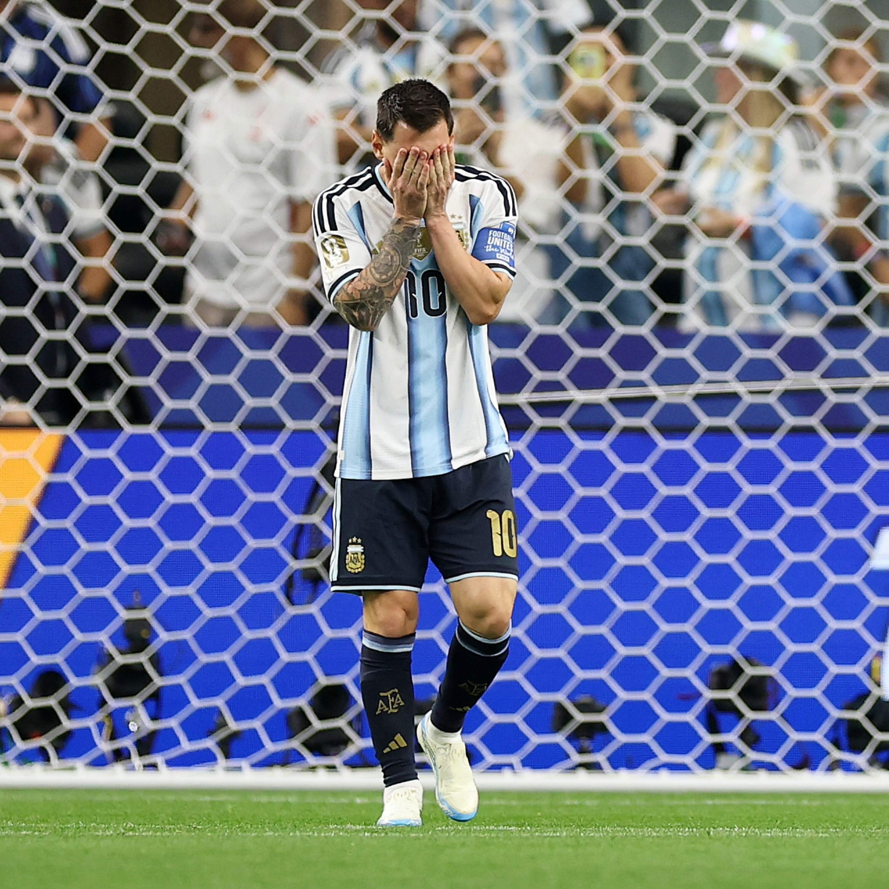 How to win a penalty shootout (with game theory) Episode cover