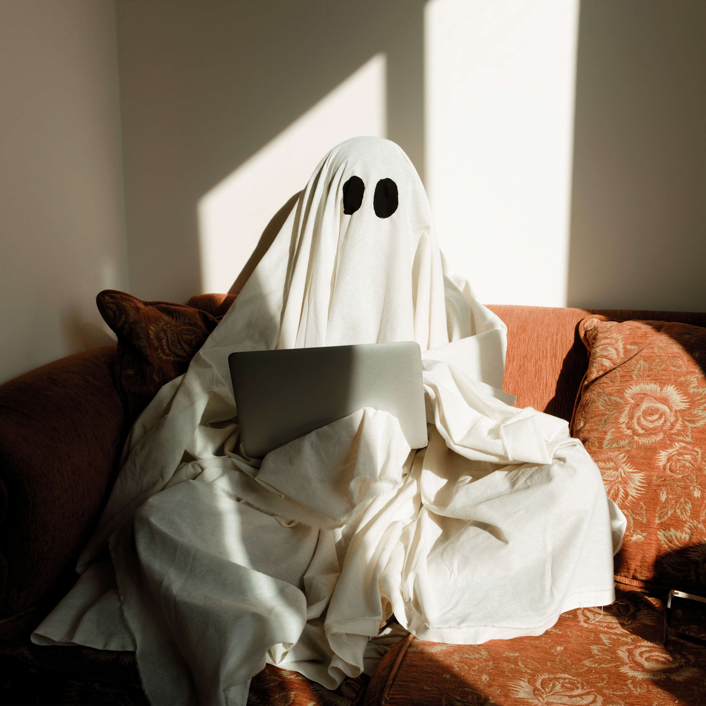 How to DIY a clever (and low-budget) Halloween costume Episode cover