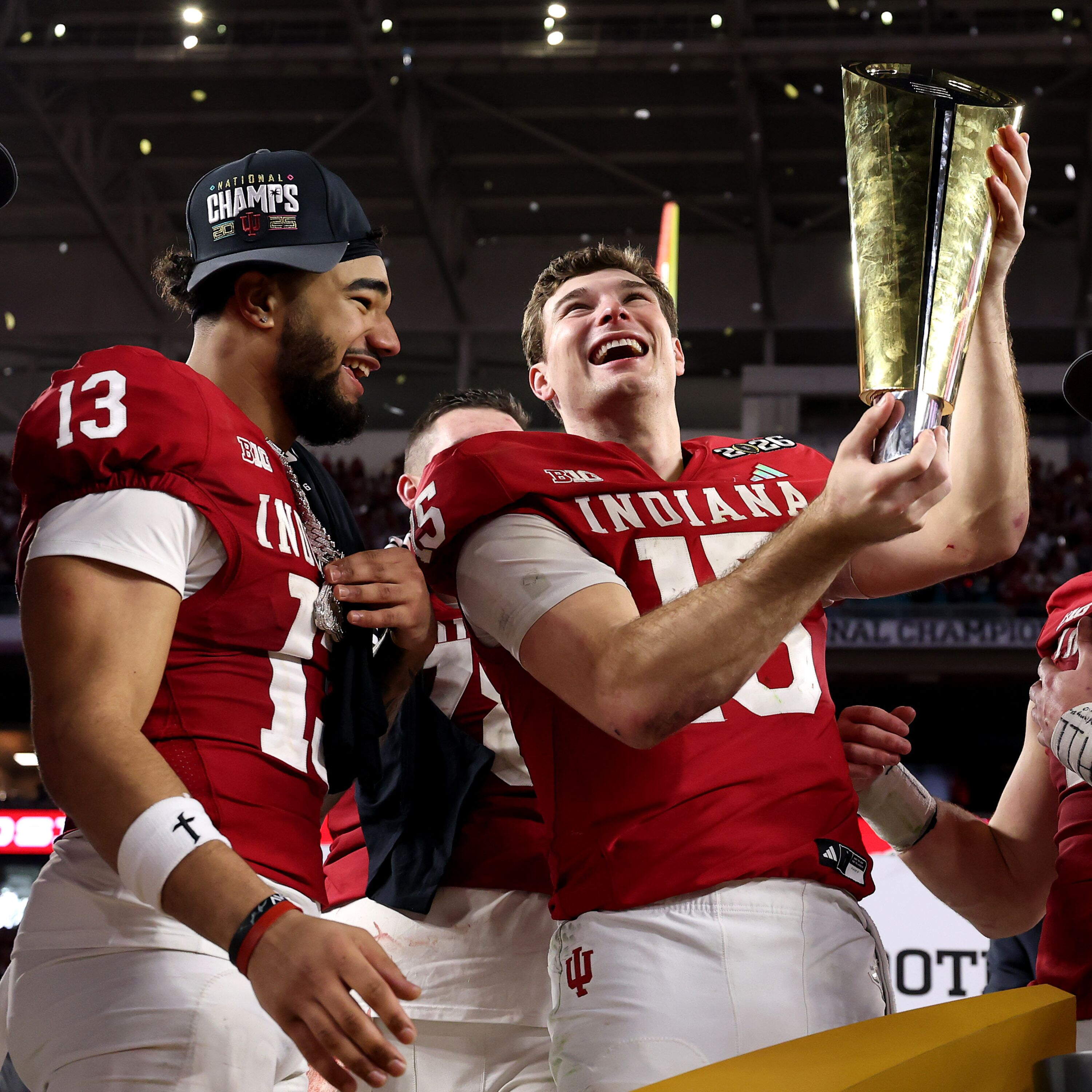 Is investing in sports worth it for universities? Episode cover