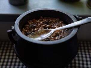 A replica of a bean stew is displayed at Hogshead Trades Museum.