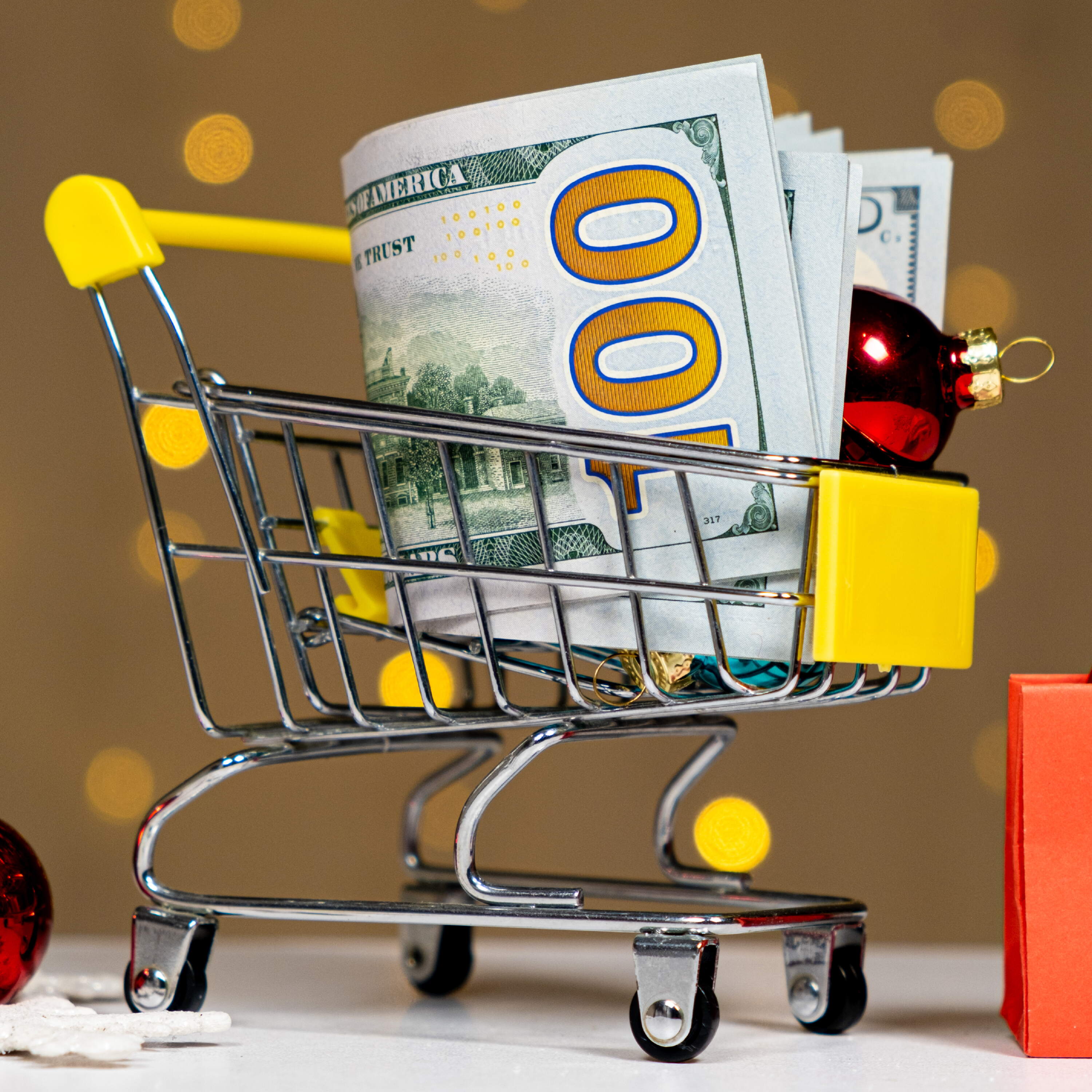 No, it's not too early to start saving for the holidays Episode cover