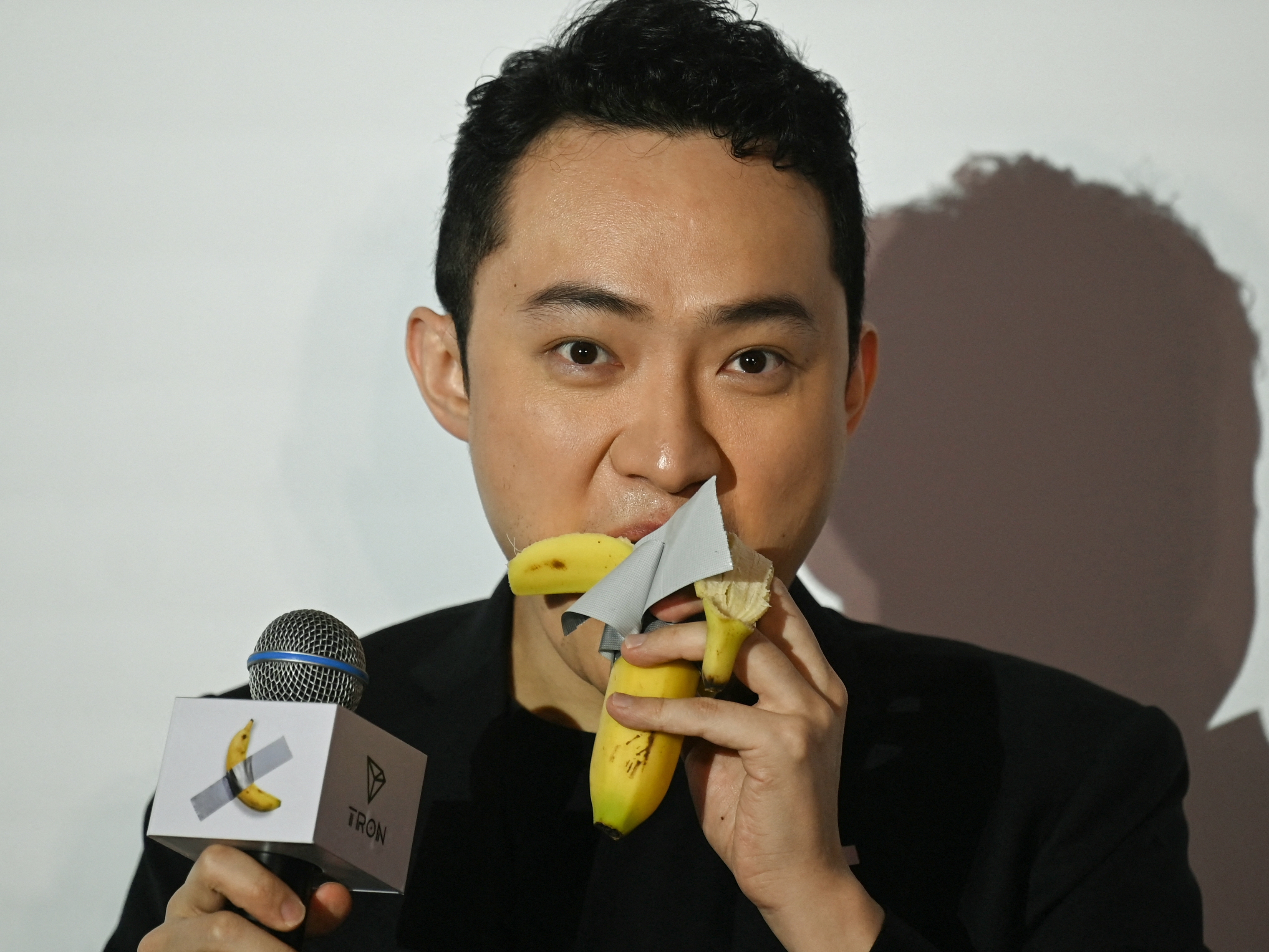 Chinese crypto businessman eats his controversial $6.2 million banana art piece