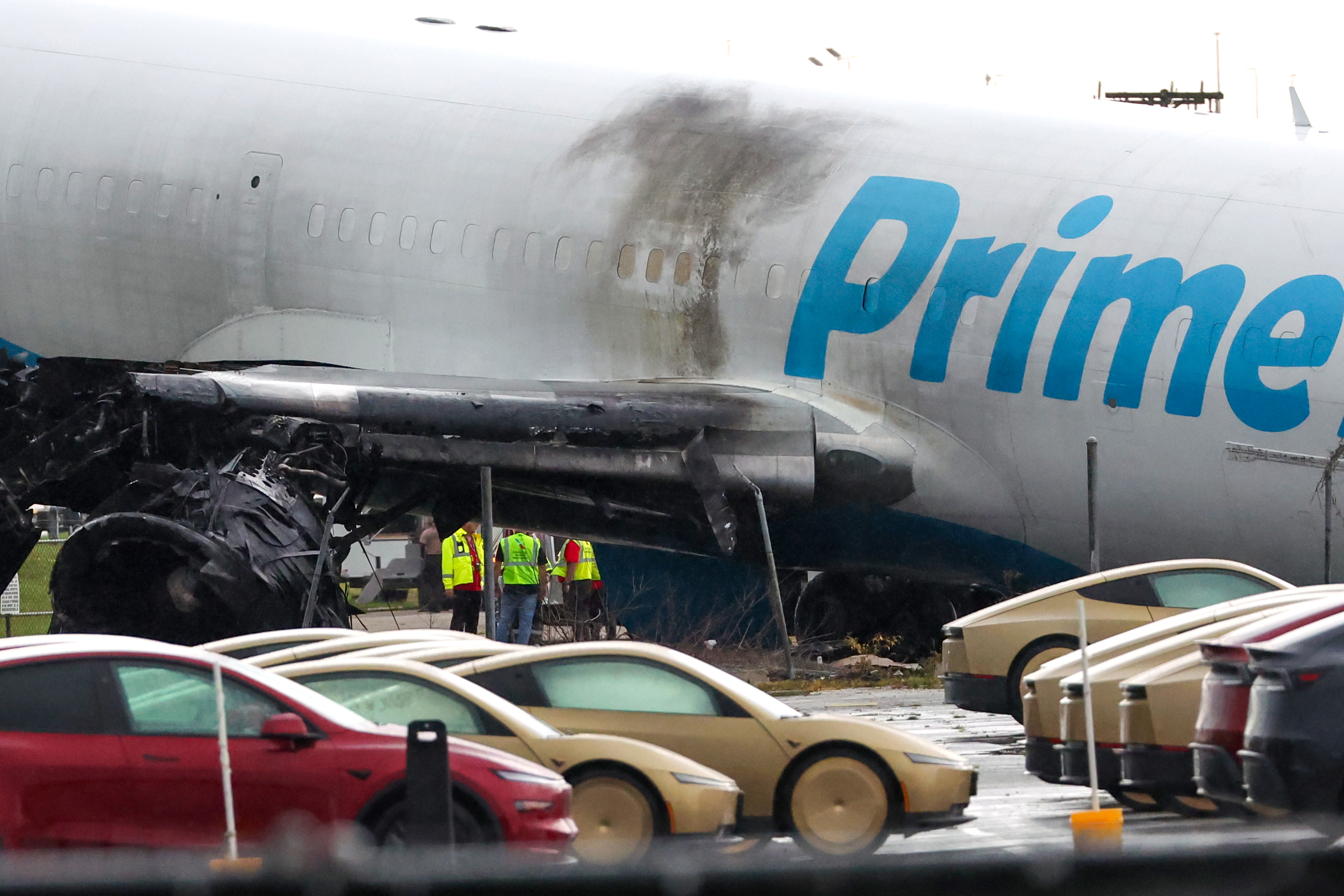 Cargo jet tried to abort unsteady landing before Miami crash, flight data indicates