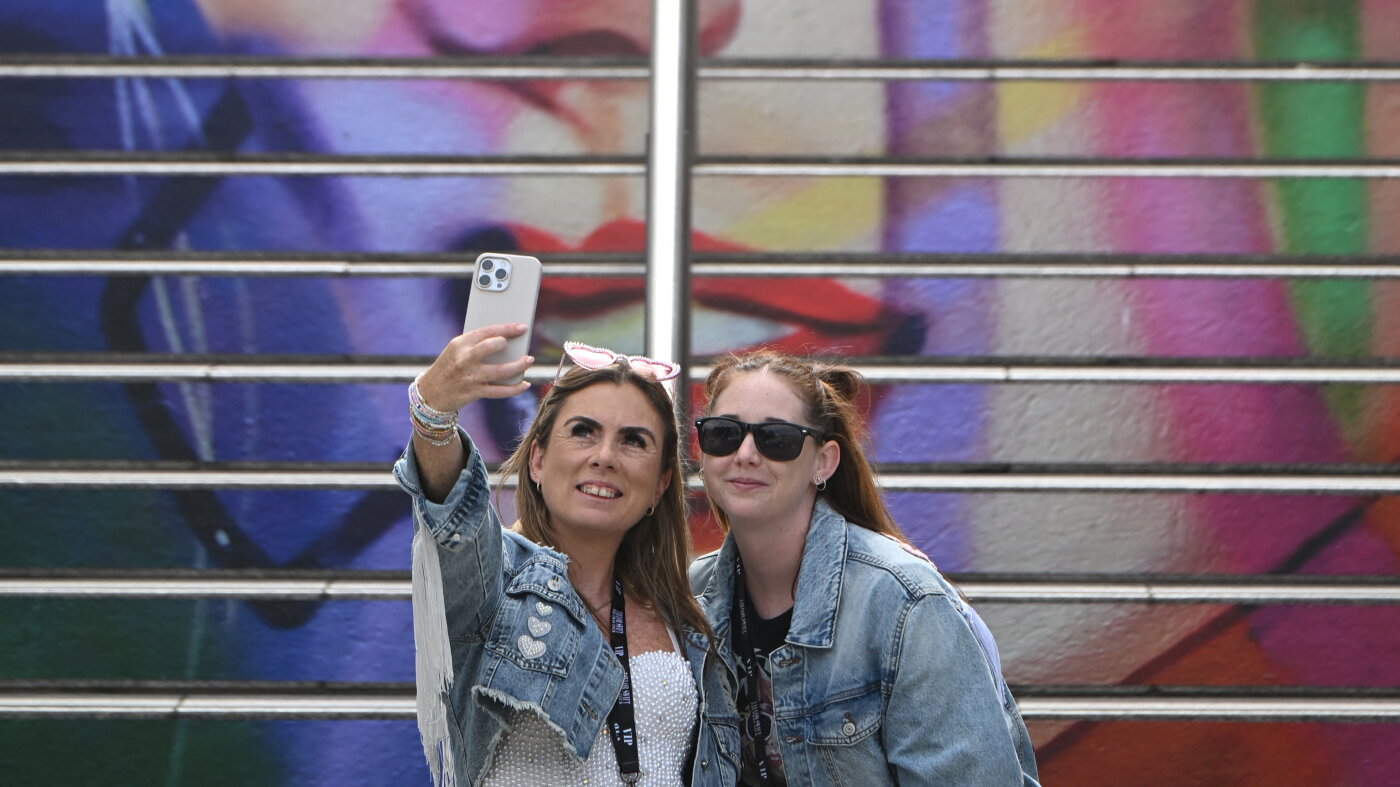 Singer Respect Fans Is there a right way of being a music fan? : NPR