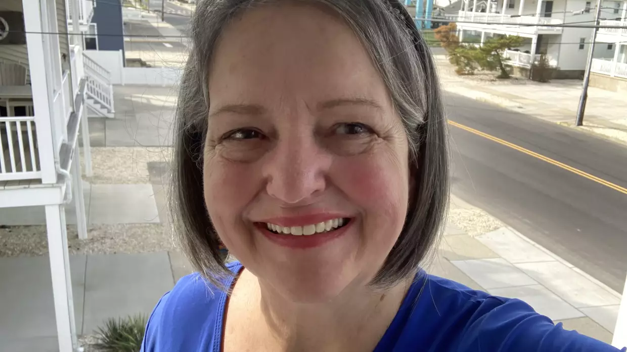 A stranger's compliment helped her feel confident after chemo