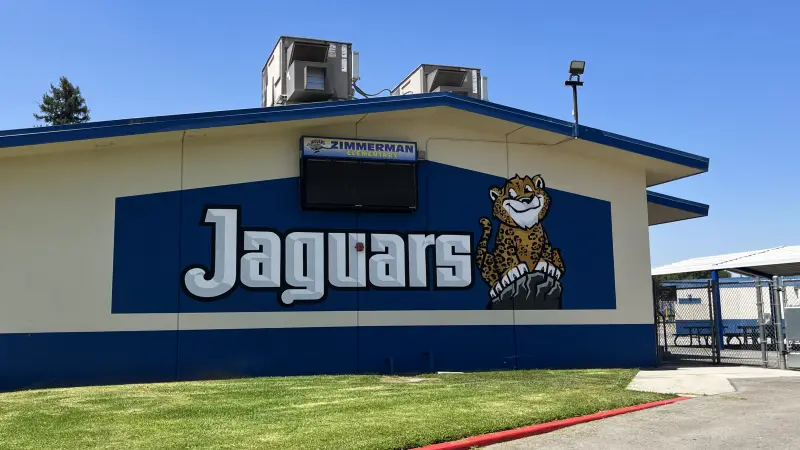 Exterior photo of Zimmerman Elementary School in Bloomington, California.