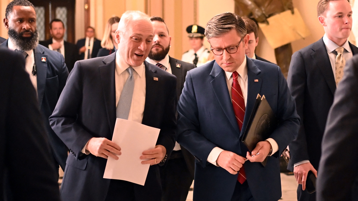 ‘We had been gone far too lengthy.’ Home members replicate on longest shutdown : NPR ‘We had been gone far too lengthy.’ Home members replicate on longest shutdown : NPR