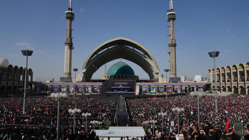 A crowd attends the start of the dayslong funeral ceremonies at the Imam Khomeini Mosalla Grand Mosque in Tehran, Iran, Saturday, July 4, 2026.