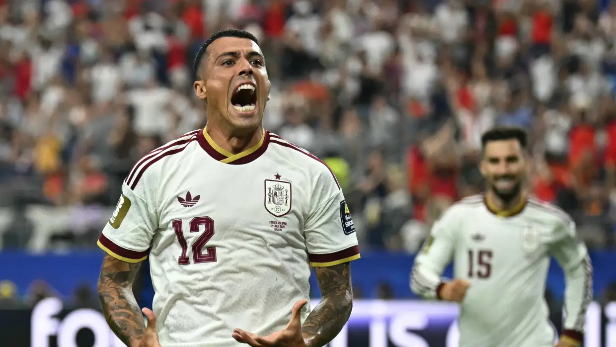 Spain sparkles to shock France 2-0 and advance to the World Cup final
