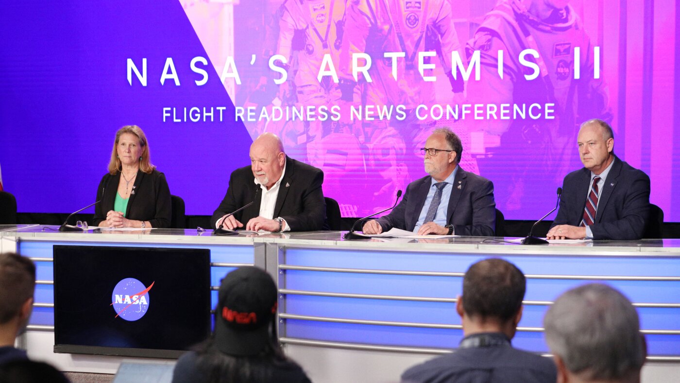 NASA units Artemis II crewed moon mission launch for April 1 : NPR NASA units Artemis II crewed moon mission launch for April 1 : NPR