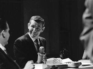 Johnny Carson, comedian and host of NBC's <em>The Tonight Show</em>, in 1964.