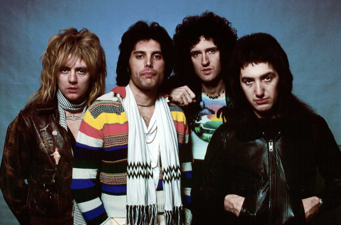 Posed group portrait - Roger Taylor, Freddie Mercury, Brian May and John Deason