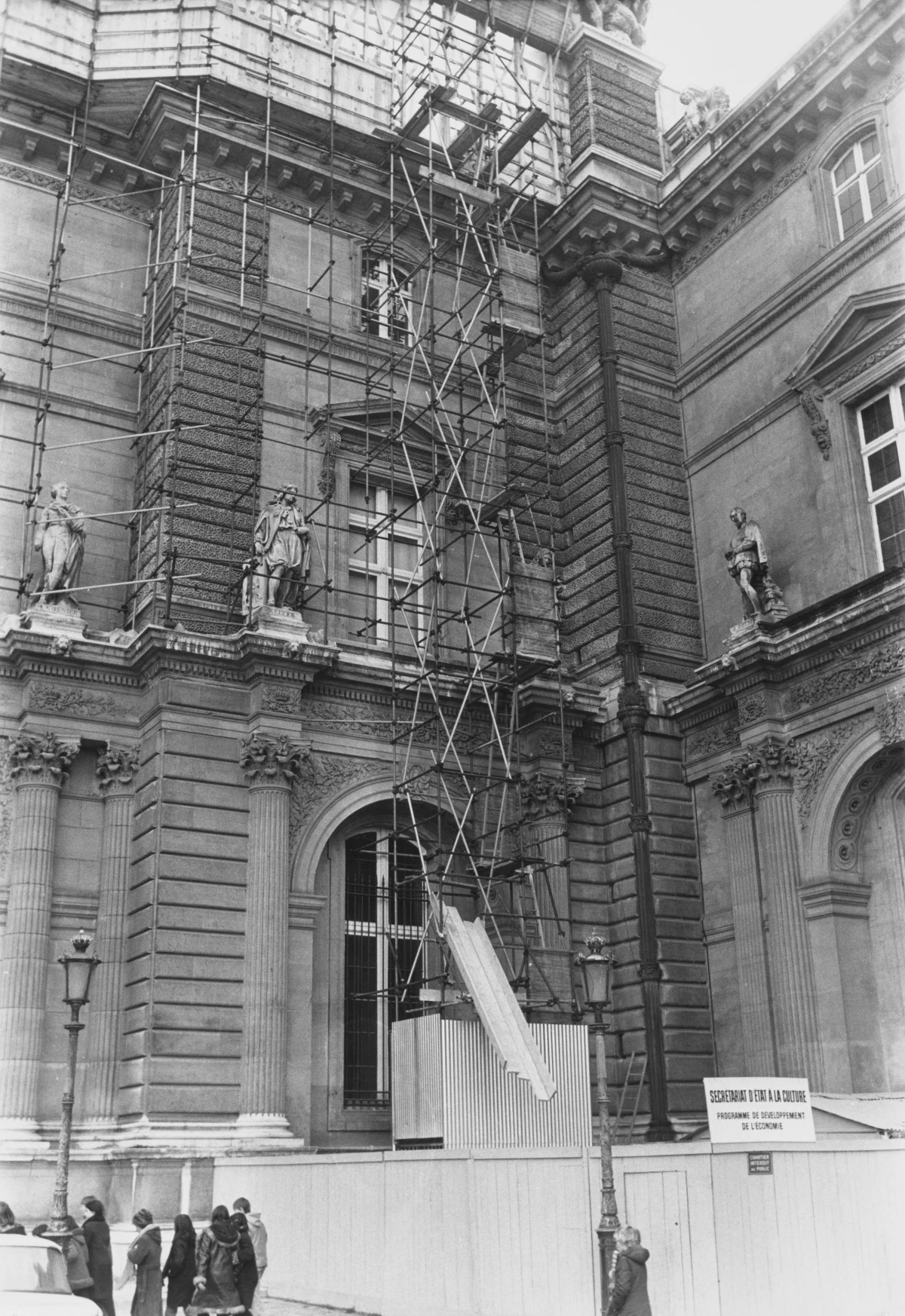 Scaffolding at the Louvre in Paris, France, which three masked men used to gain access to the building and steal the sword of King Charles X in December 1976.