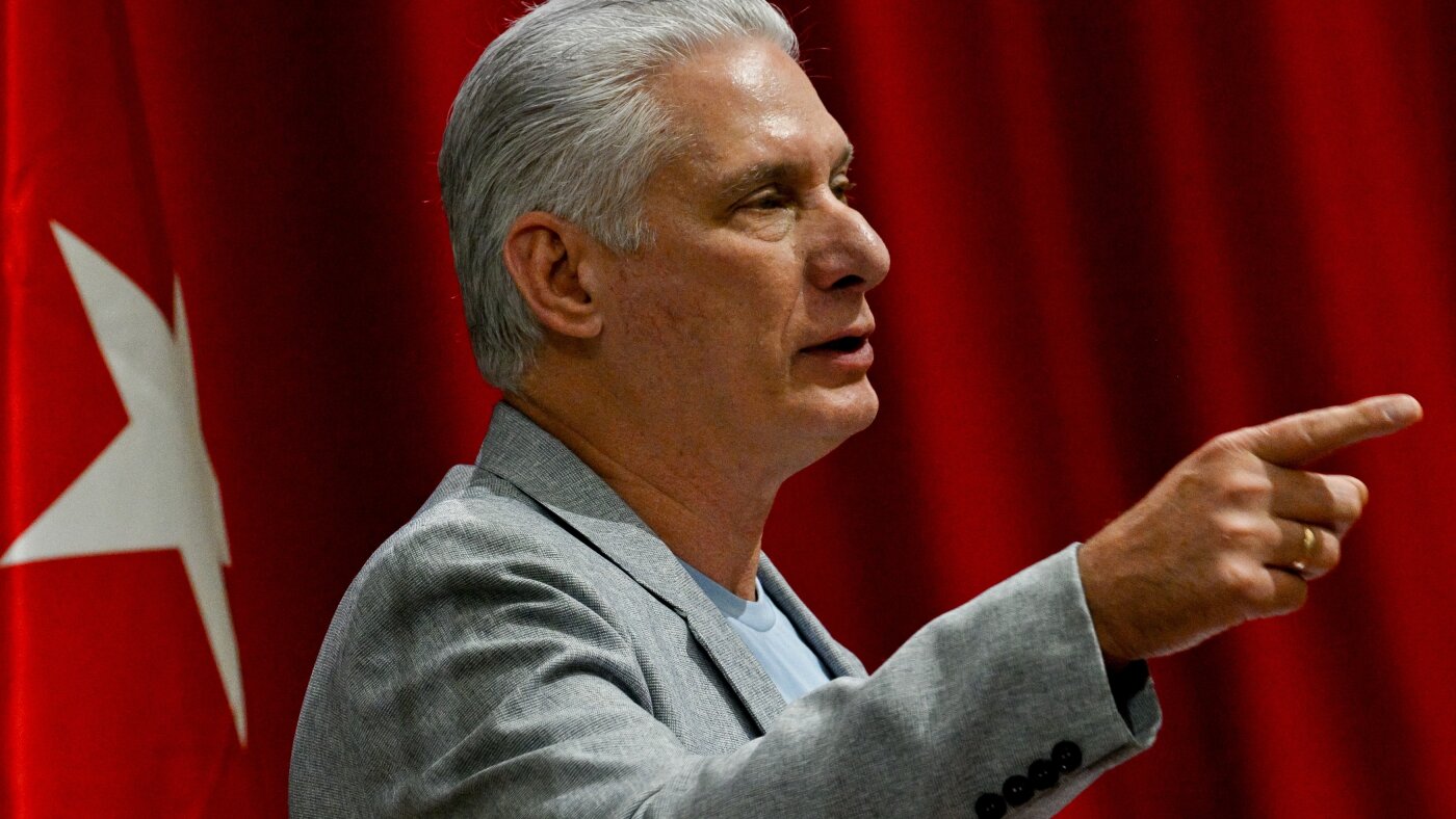 Küba Devlet Başkanı Miguel Díaz-Canel, NBC News’e istifa etmeyeceğini söyledi