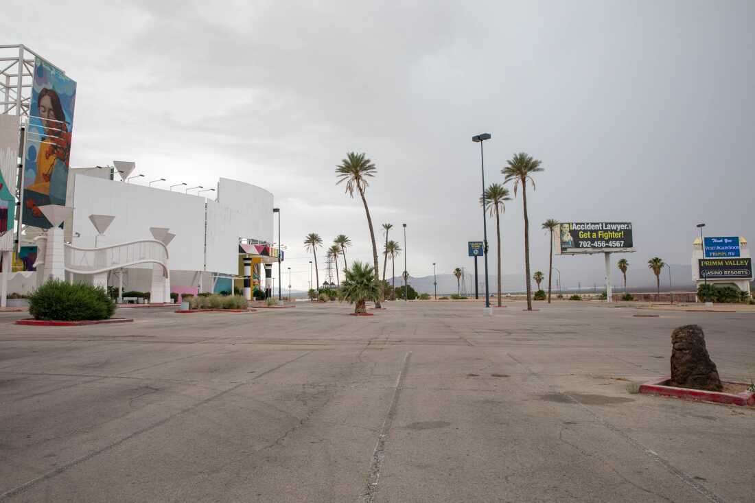 The Prizm Outlets located in Primm Nevada is now almost entirely deserted.