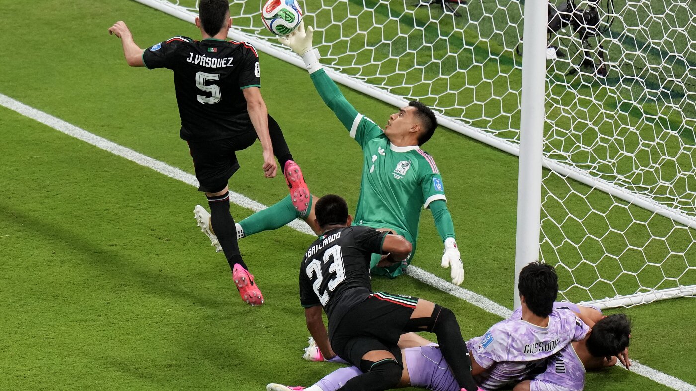 Mexico becomes first country to reach knockout stage of World Cup
