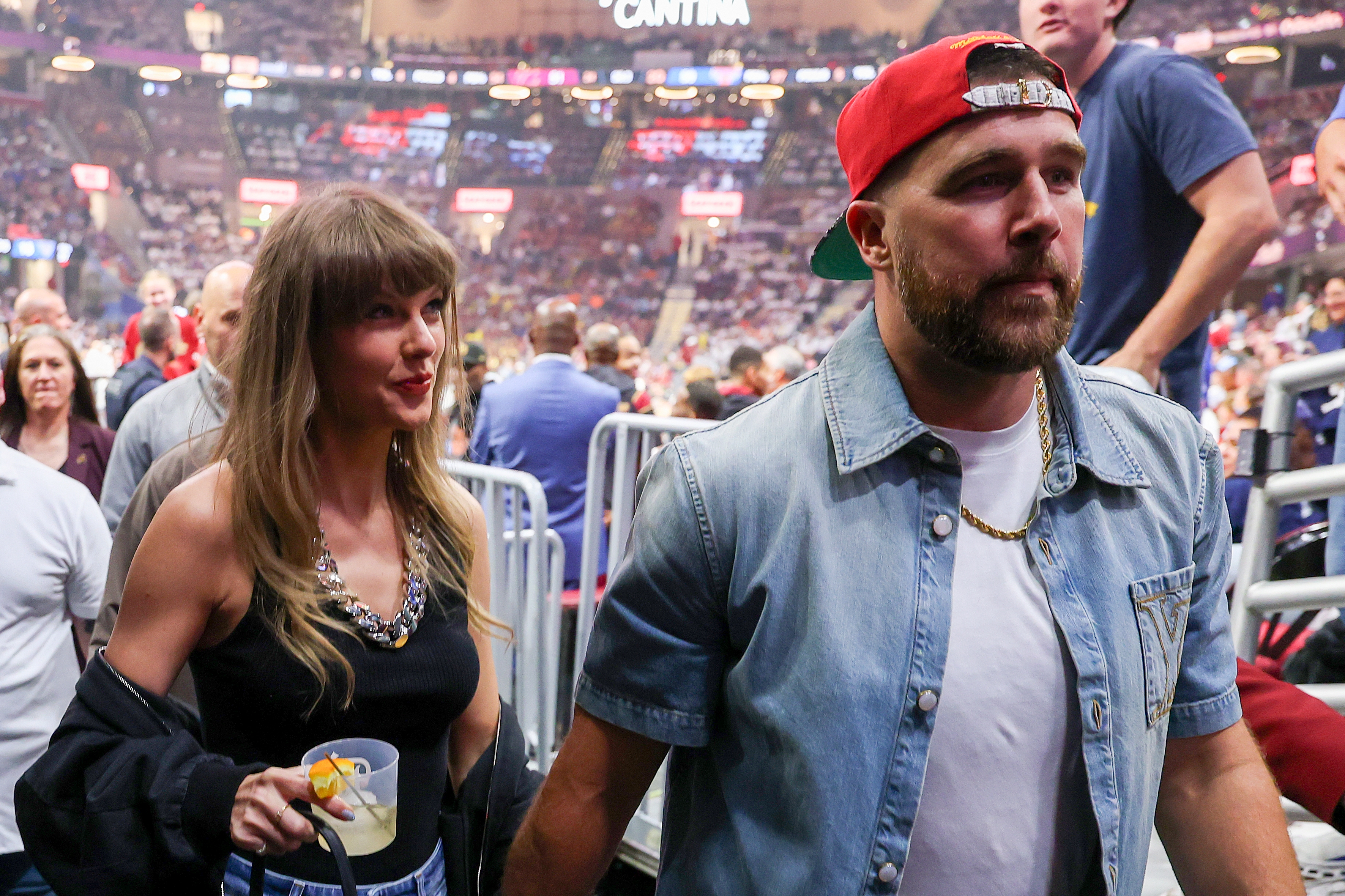 Taylor Swift and Travis Kelce fans gather for glimpse of top secret wedding