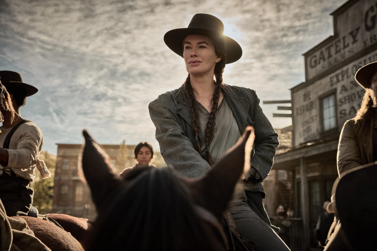Lena Headey as Fiona Nolan in The Abandons.