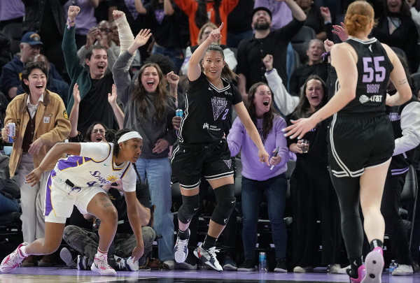 More than 17,000 fans came to see the first preseason game for the Golden State Valkyries, the WNBA's first expansion team since 2008.