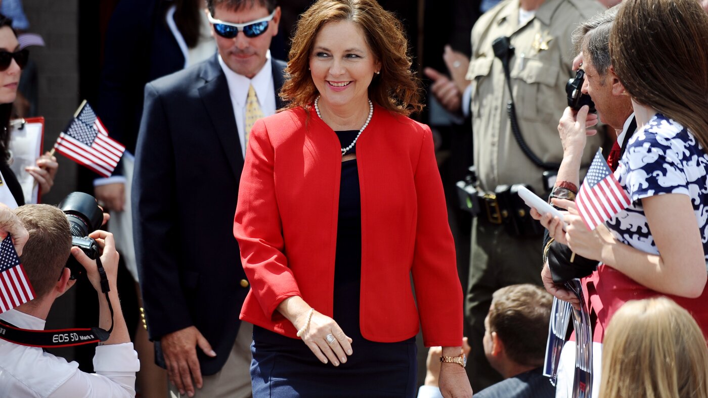South Carolina's governor names Lindsey Graham's sister to serve out his term