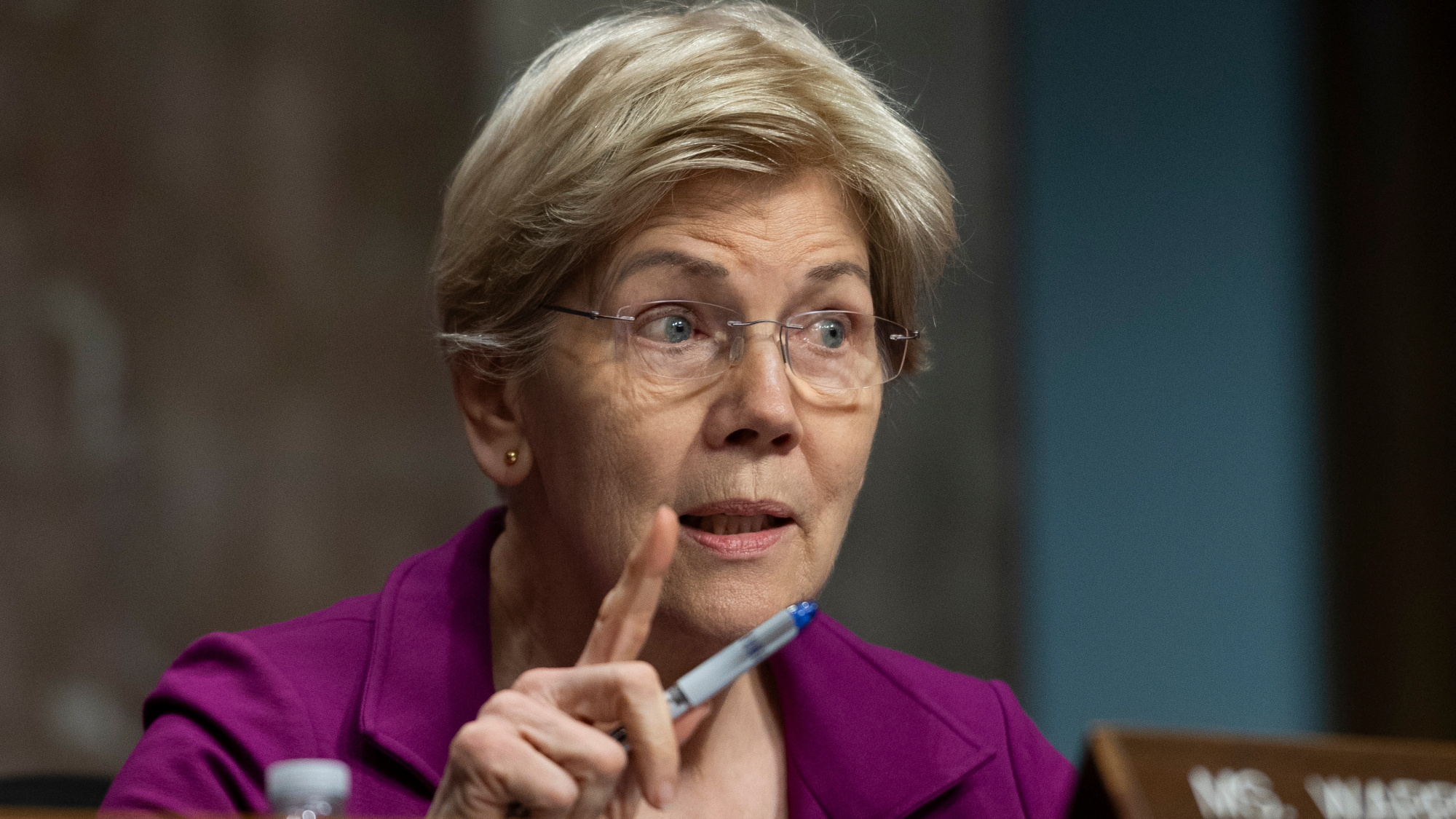 Warren demands Trump officials explain removing a ban on interference in census data