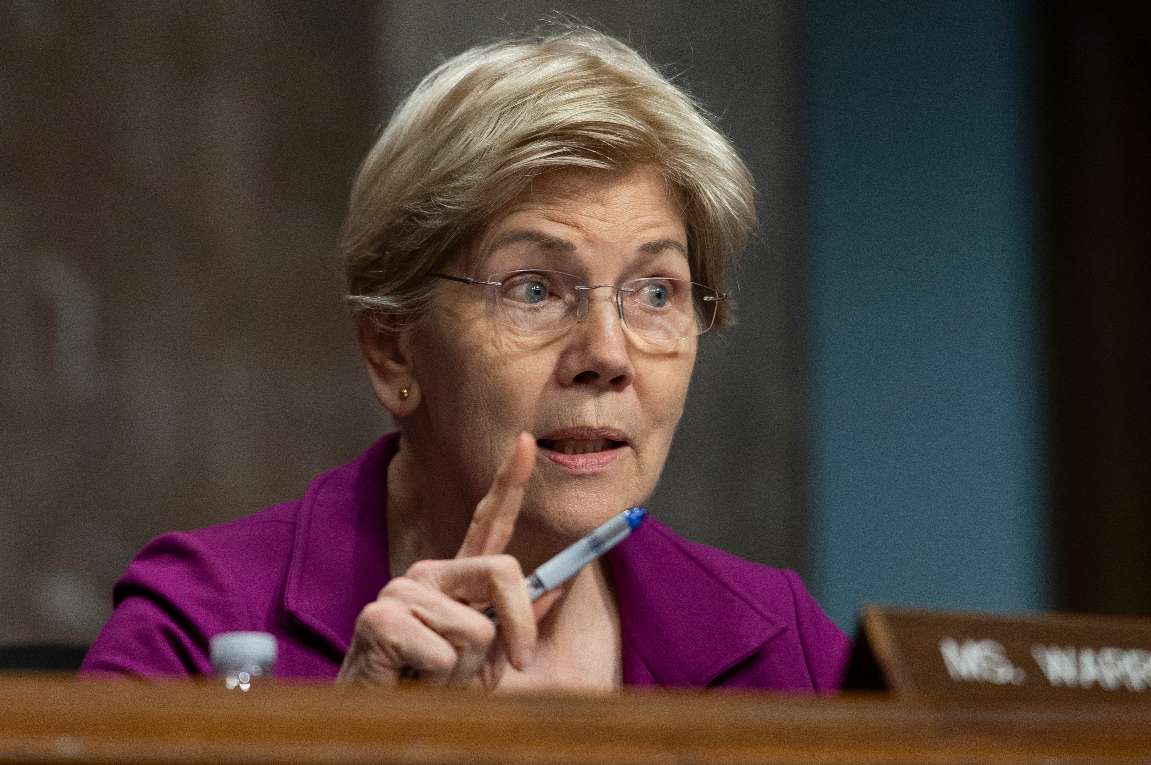 Warren demands Trump officials explain removing a ban on interference in census data