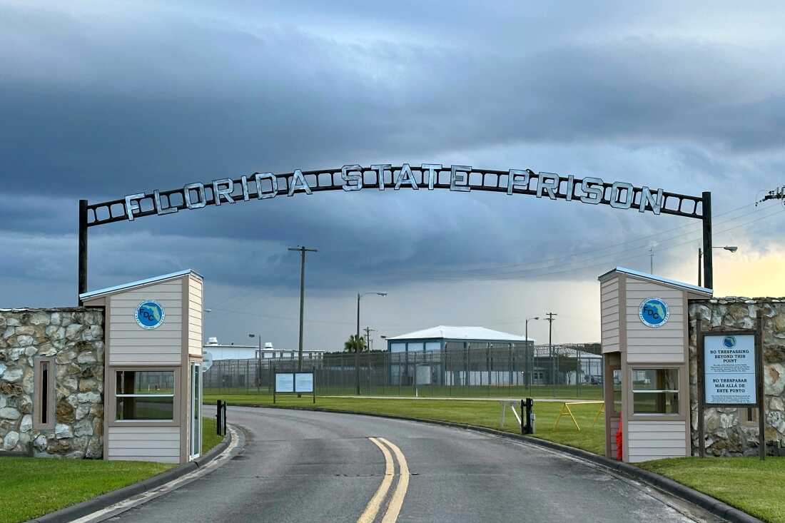 Among the 11 U.S. states that executed prisoners in 2025, Florida leads with 19 executions. The entrance to the Florida State Prison in Starke, Florida is shown.