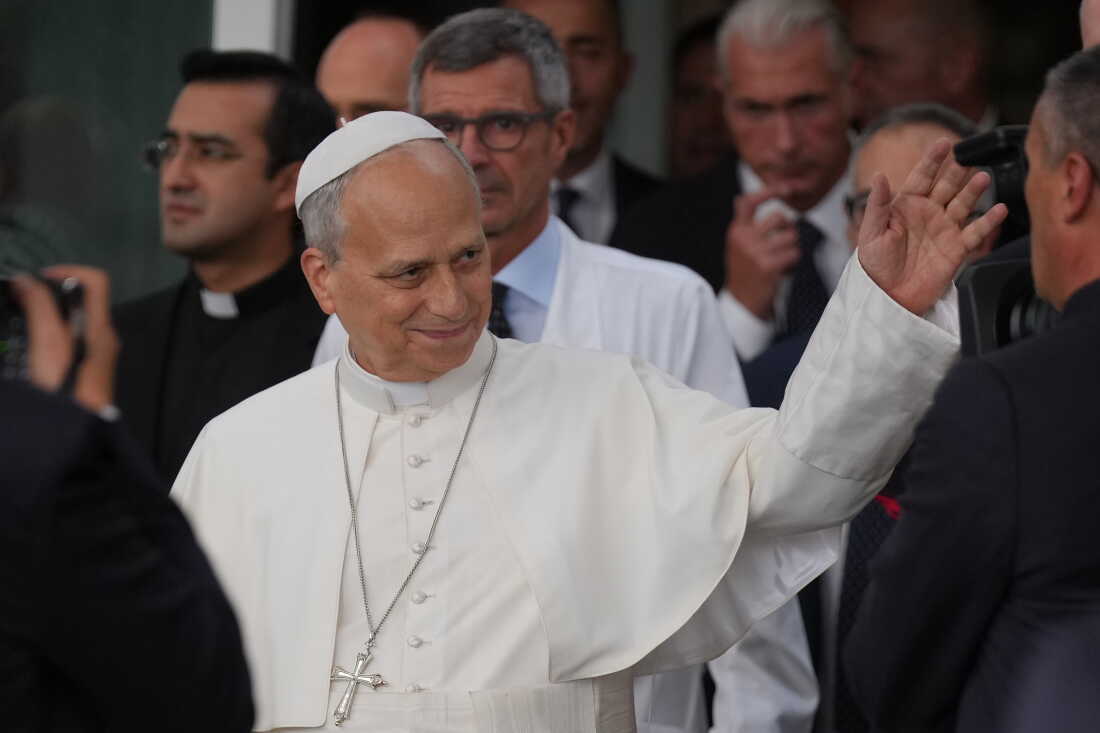 Pope Leo XIV, followed by surgeon Stefano Margaritora, leaves Rome's Agostino Gemelli Polyclinic on Saturday.