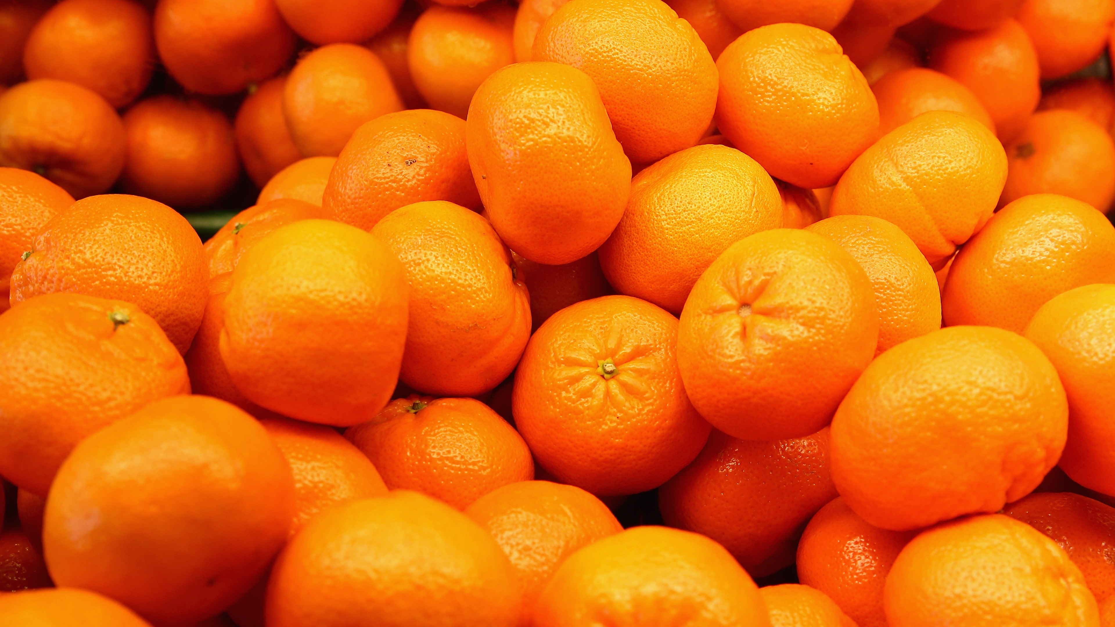 <em>Foreign Fruit</em> is a hybrid memoir that pulls apart mythologies of colonialism, inheritance and identity like the segments of a citrus fruit. Above, citrus on display at a shop in the UK.