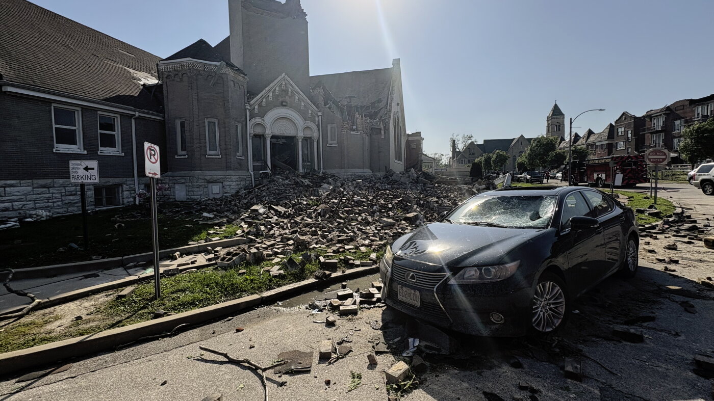 At least 7 people dead and widespread damage left in the wake of severe ...