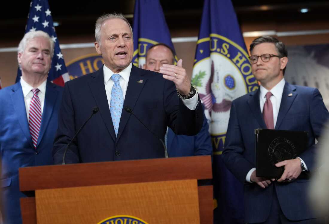 House Majority Leader Steve Scalise (R-LA) speaks at a press conference following a House Republican caucus meeting at the U.S. Capitol on June 04. Photo by Kevin Dietsch/Getty Images)