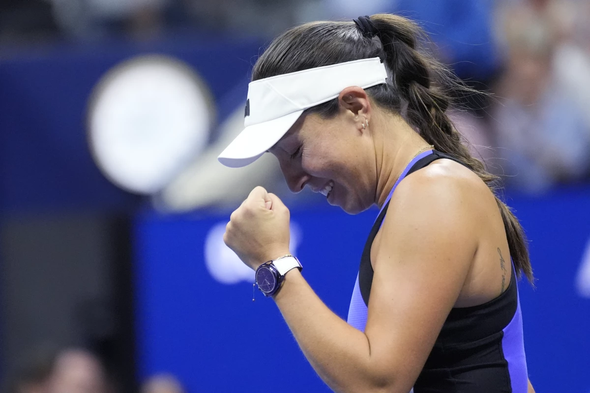 Jessica Pegula of the United States, reacts after defeating Iga Świątek, of Poland, during the quarterfinals of the U.S. Open tennis championships, Wednesday, Sept. 4, 2024, in New York.