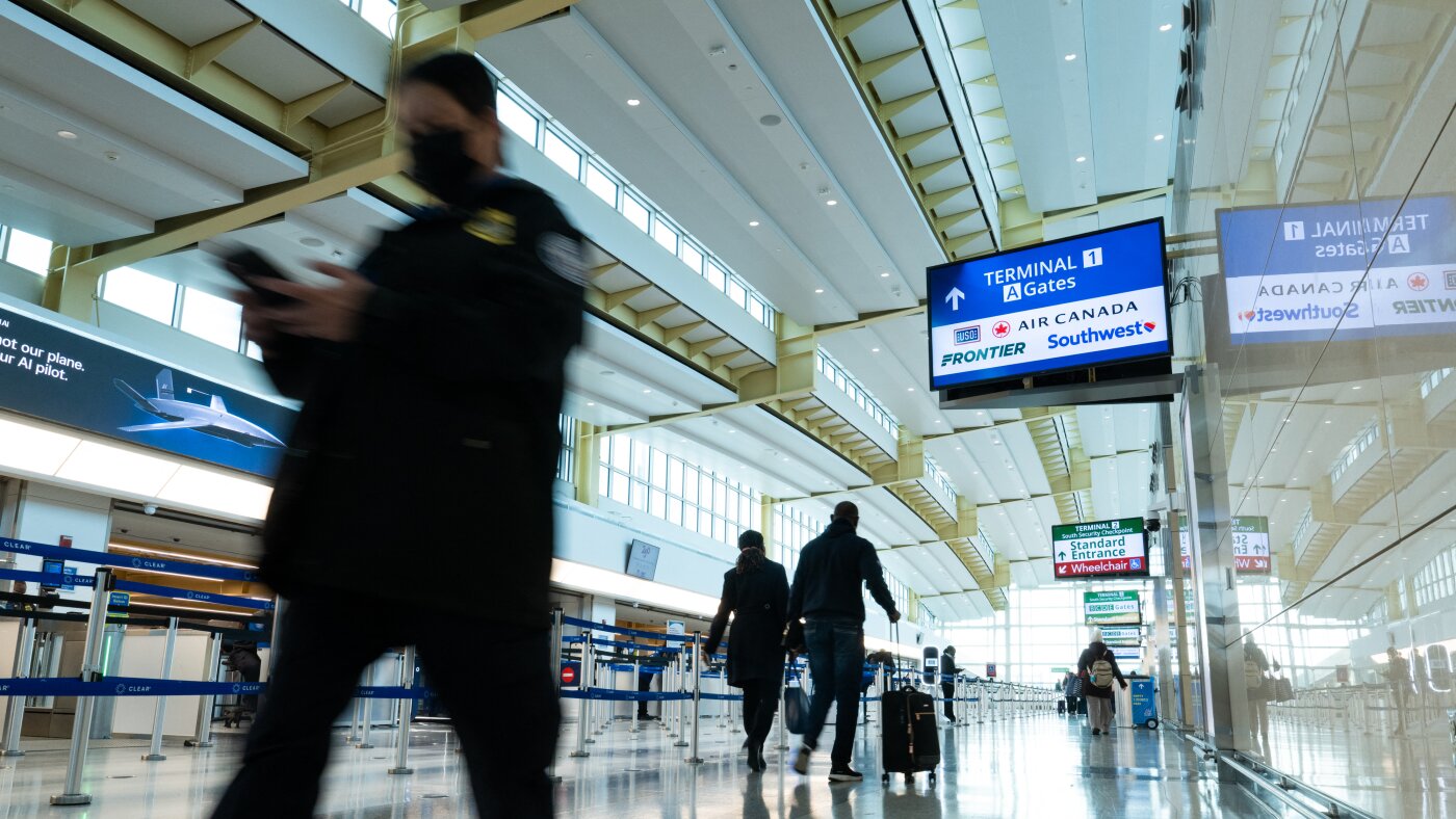 TSA workers miss a full paycheck, while travelers keep paying airport security fees