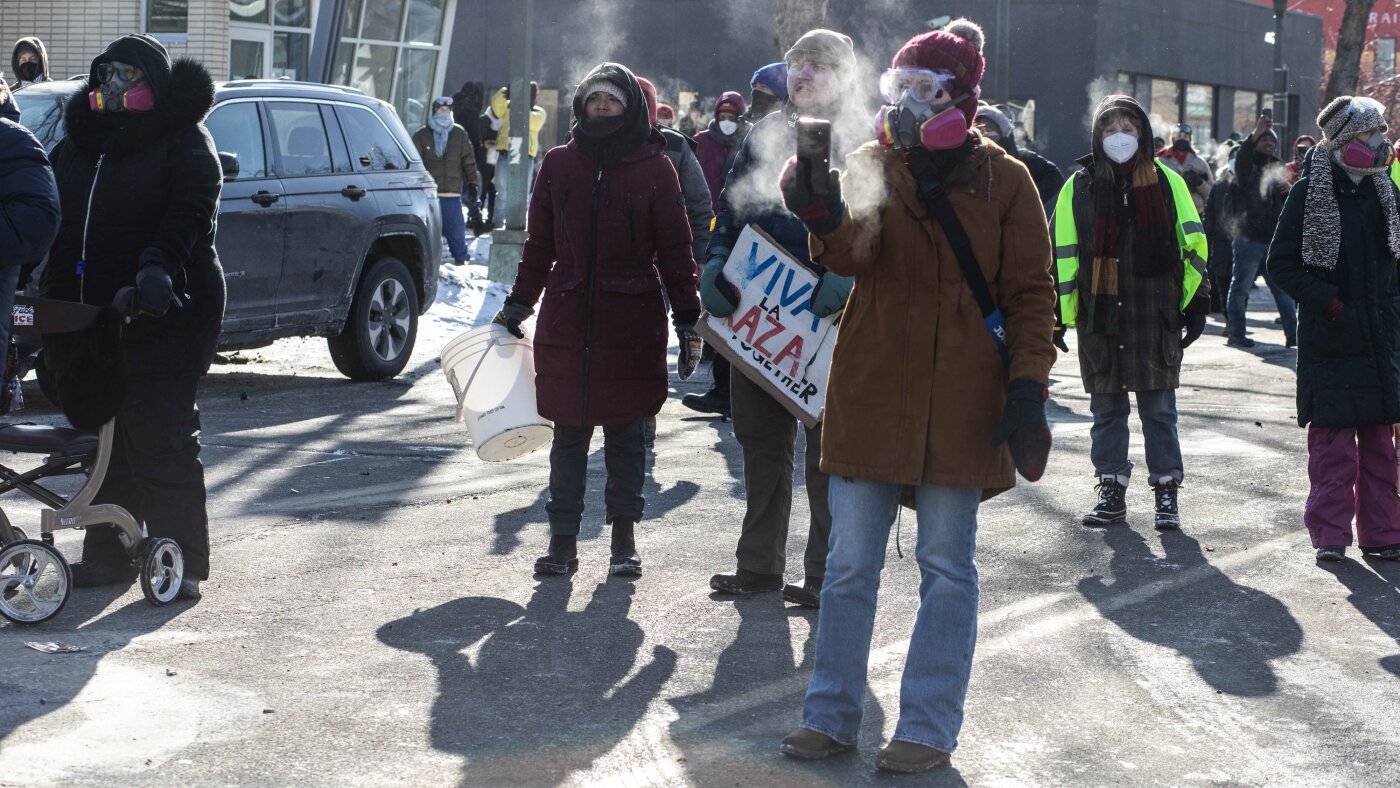 Videos and eyewitnesses refute federal account of Minneapolis shooting