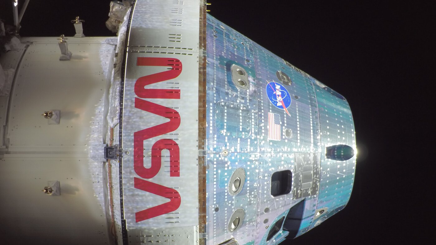 يستعد طاقم Artemis II التابع لناسا للتحليق بالقرب من القمر يوم الاثنين. إليك ما تحتاج إلى معرفته