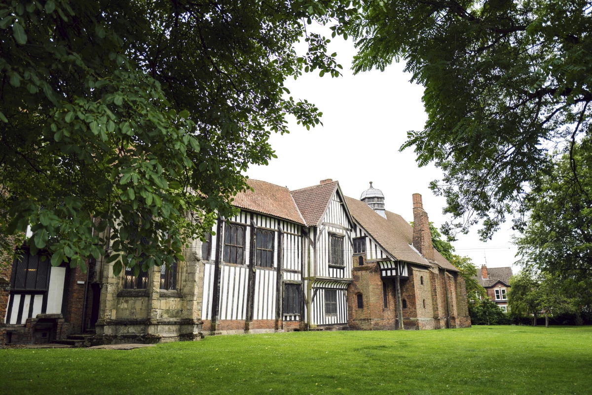 Gainsborough Old Hall, is a Tudor property in Lincolnshire, England, that dates back to the late 15th century. Its Great Hall is shown here.
