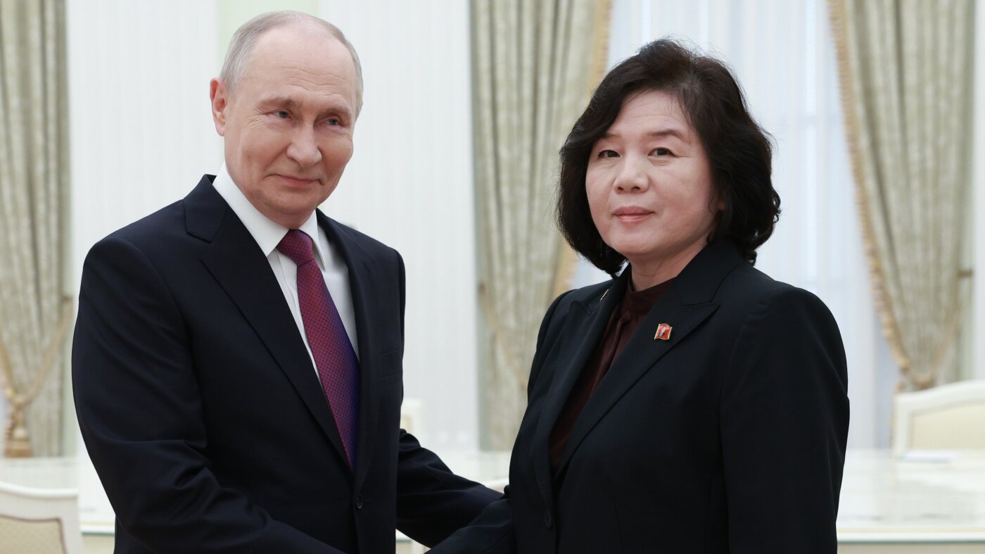 Putin, Kuzey Kore dışişleri bakanıyla diplomatik temaslarda bulundu