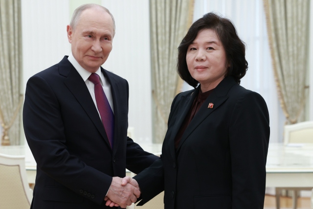 Putin Meets North Korean Foreign Minister