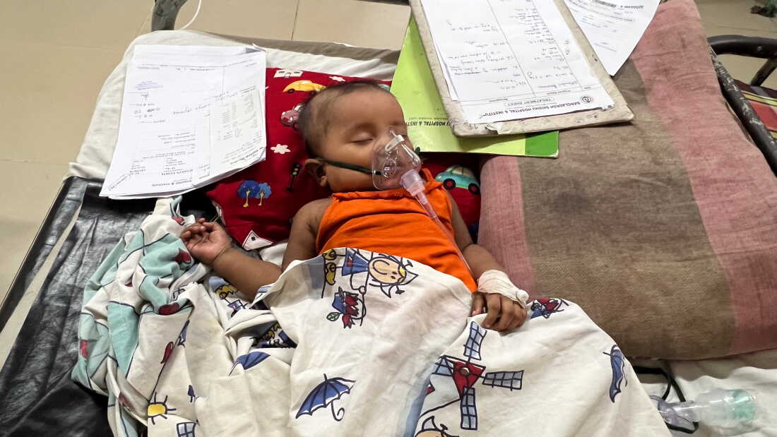 Six-month-old Sumaiya Saima is getting oxygen support due to measles complications at the Shishu Hospital of Dhaka.