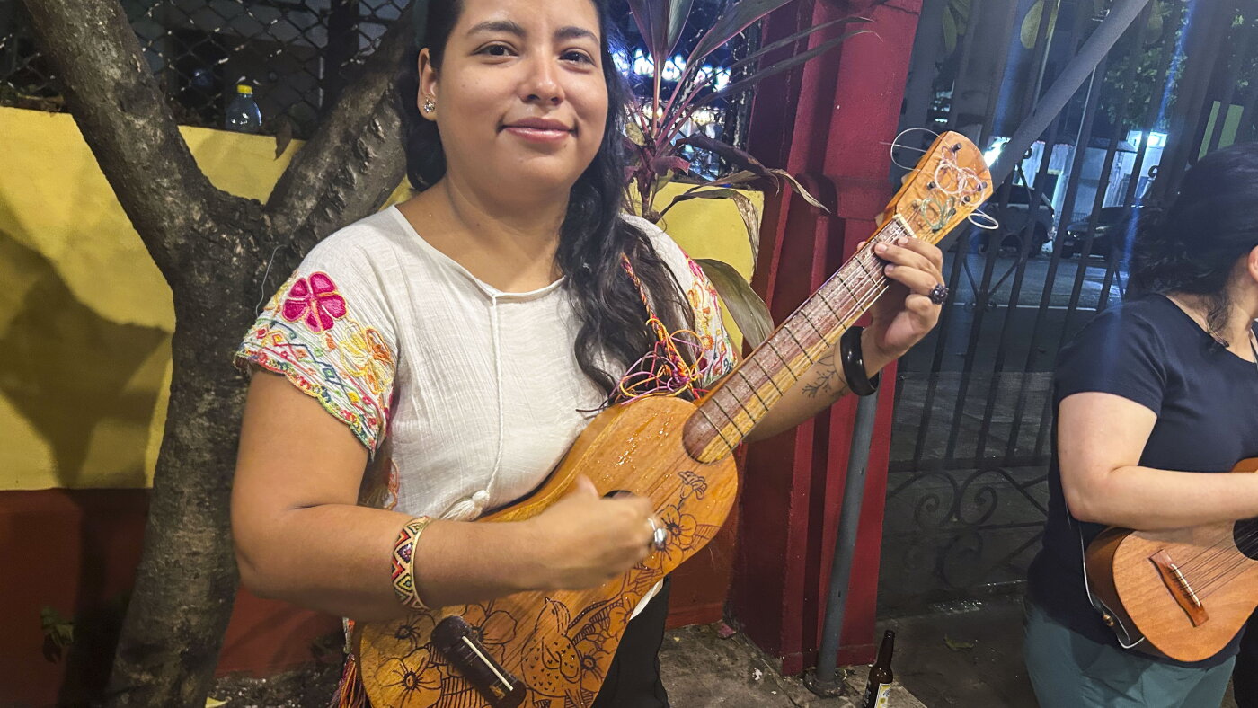 Playing 'La Bamba' for an hour? Must be a Mexican fandango!