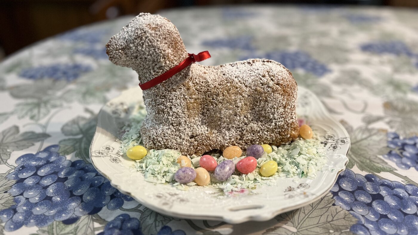 Buttercream wool and jelly bean eyes: The art of the Easter lamb cake