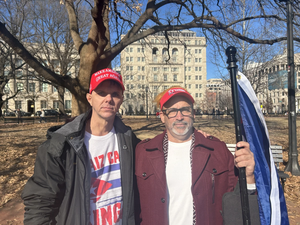 Alexeys Blanco Diaz, left, and Marcelo Tier at a demonstration near the White House last week.