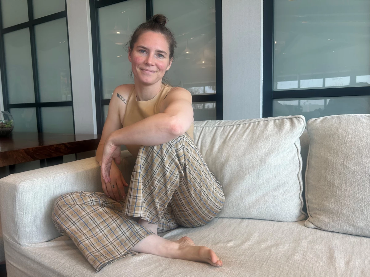 Amanda Knox in a hotel in West Hollywood.