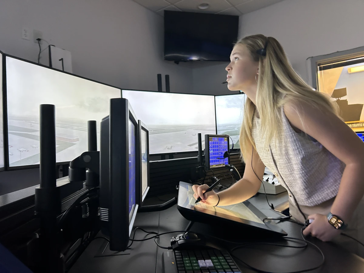 Inside a school that's working to fix the U.S. shortage of air traffic ...
