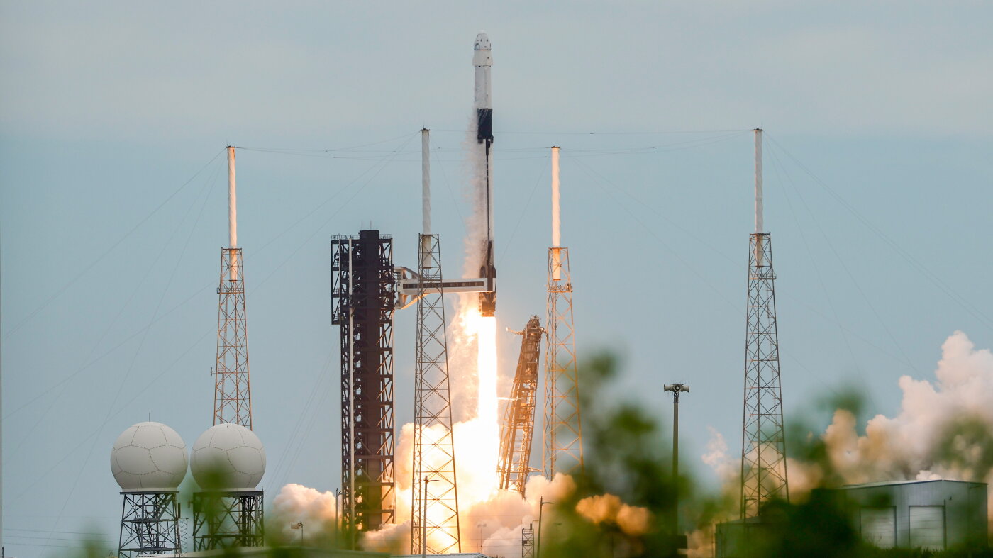 New space station crew launches from Florida on SpaceXs Crew Dragon capsule New space station crew launches from Florida on SpaceXs Crew Dragon capsule