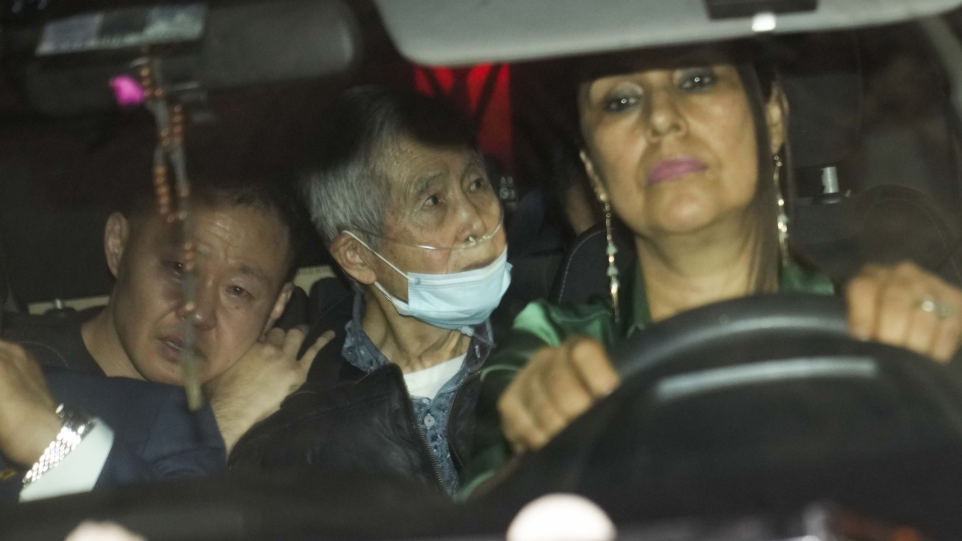 Alberto Fujimori, ex-president of Peru who was convicted of human rights abuses, dies