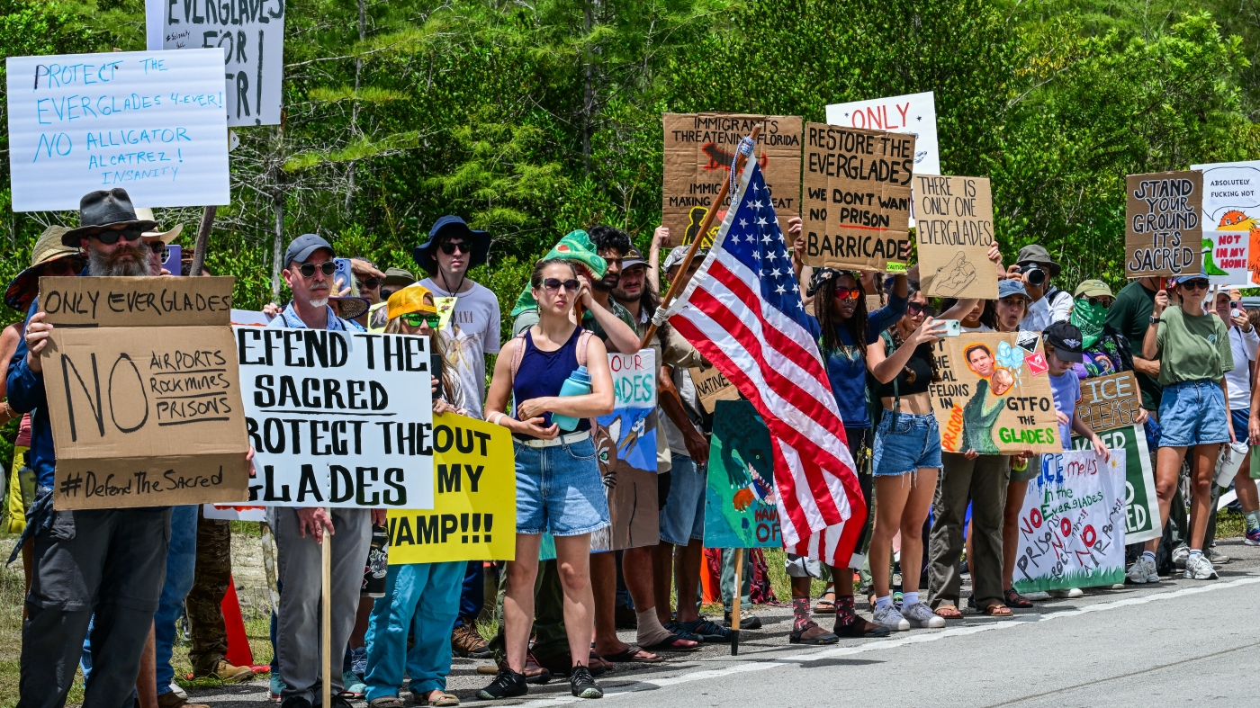 Trump plans to visit Floridas new migrant detention center, Alligator Alcatraz Trump plans to visit Floridas new migrant detention center, Alligator Alcatraz