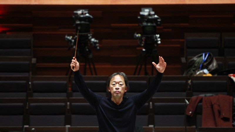 The Radio France Philharmonic orchestra's South Korean conductor Myung-Whun Chung performs during a rehearsal in the new auditorium of the Maison de la Radio before its inauguration on November 14, 2014 in Paris. The two orchestras of Radio France will perform Wagner, Mozart and Prokofiev during tonight's inauguration of the new Maison de la Radio after five years of refurbishing. AFP PHOTO LOIC VENANCE