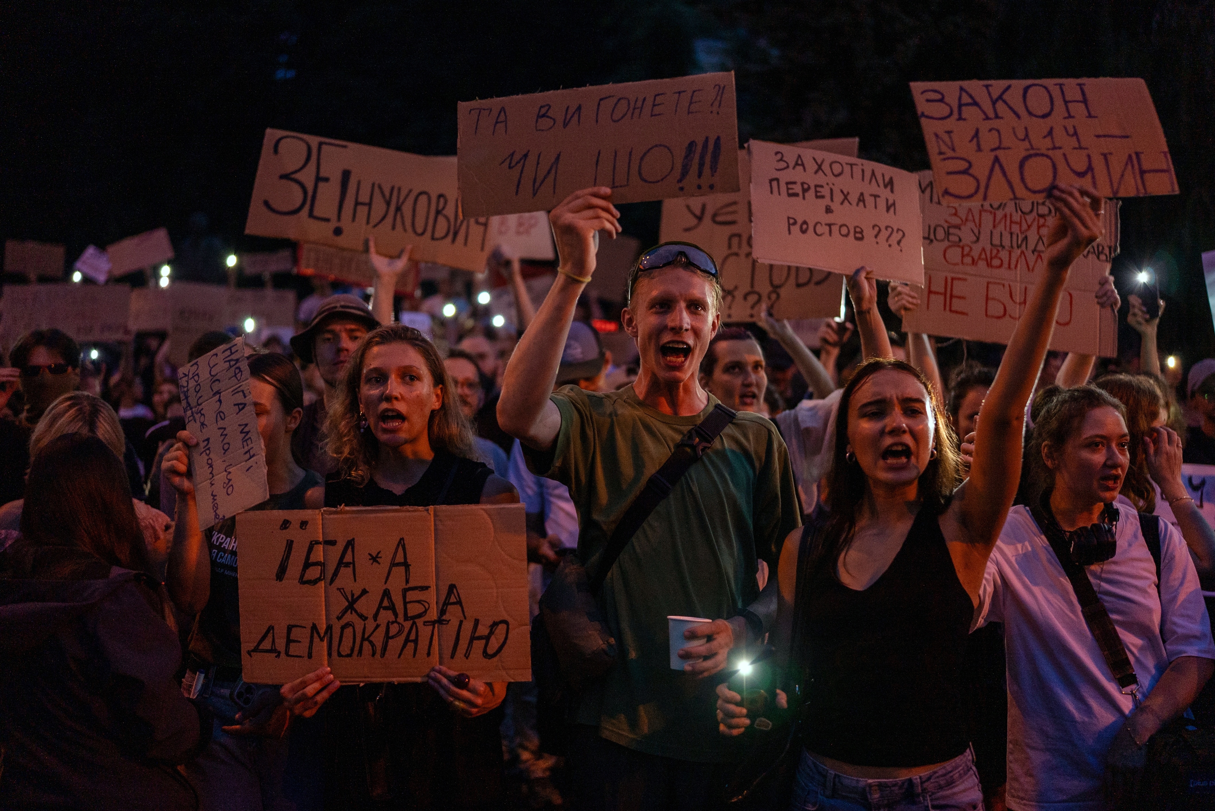 Zelenskyy faces outcry after signing bill curbing Ukraine's anti-corruption agencies Zelenskyy faces outcry after signing bill curbing Ukraine's anti-corruption agencies